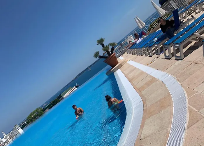 Villa Francia Residence Piscine Tennis A 500M Des Plages De Cannes